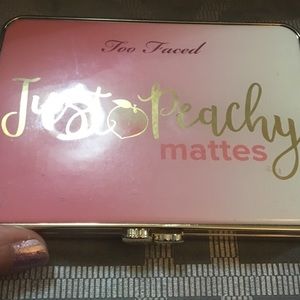 Too faced peachy mates palette